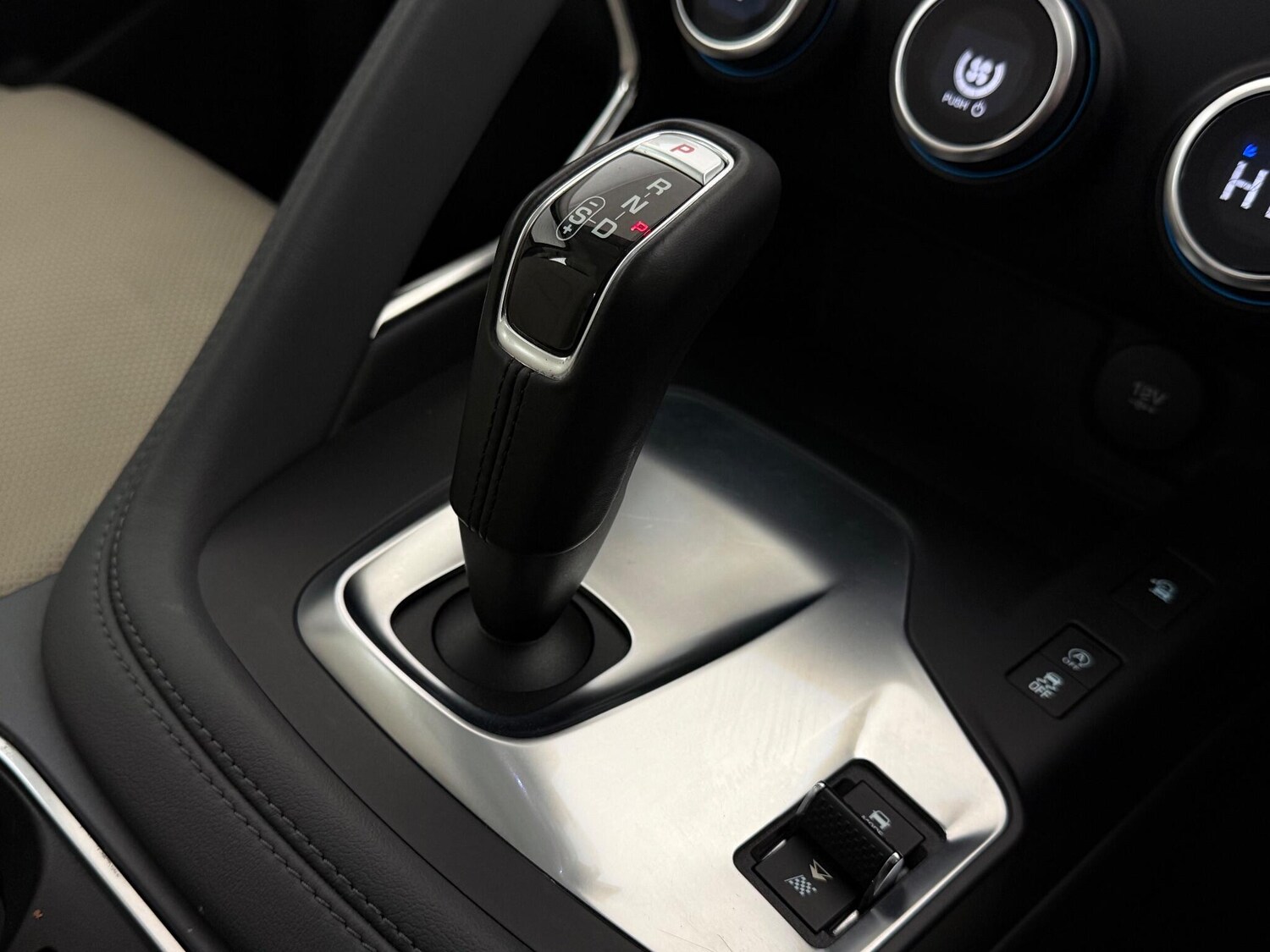 Used Jaguar E-Pace 2018 for sale - 76608150: Photo 39