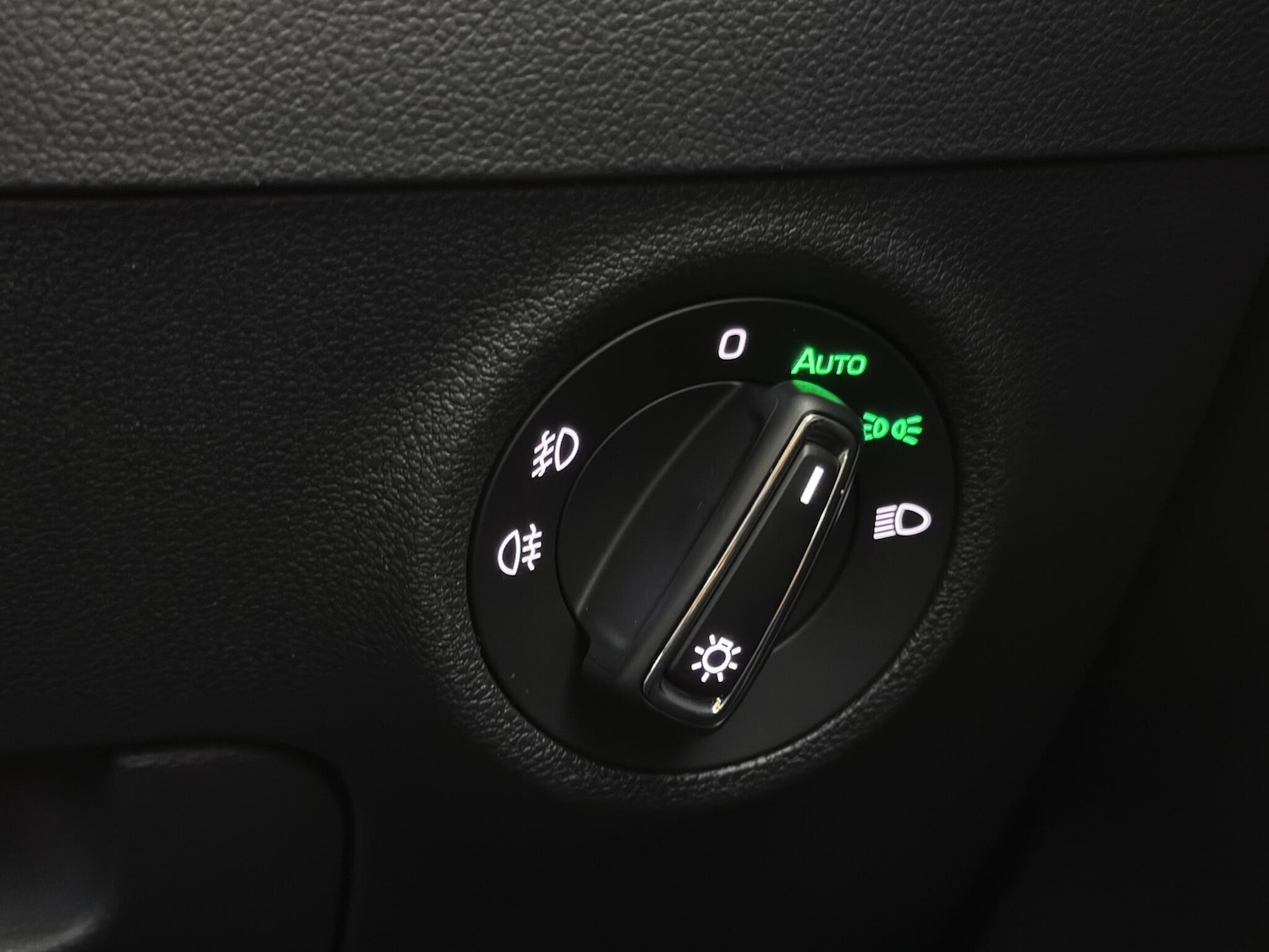 Used Skoda Karoq 2018 for sale - 77222230: Photo 23