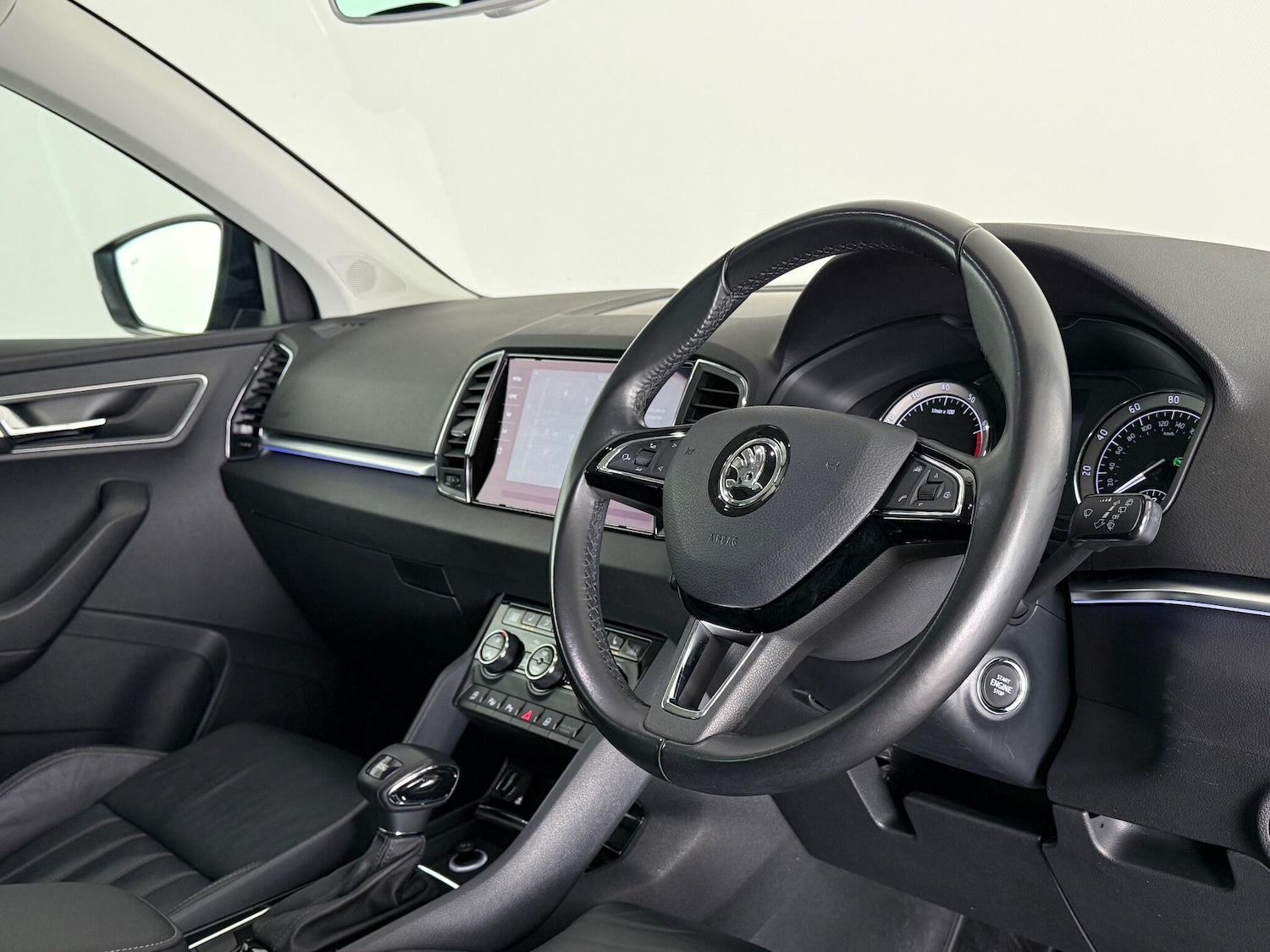 Used Skoda Karoq 2018 for sale - 77222230: Photo 8