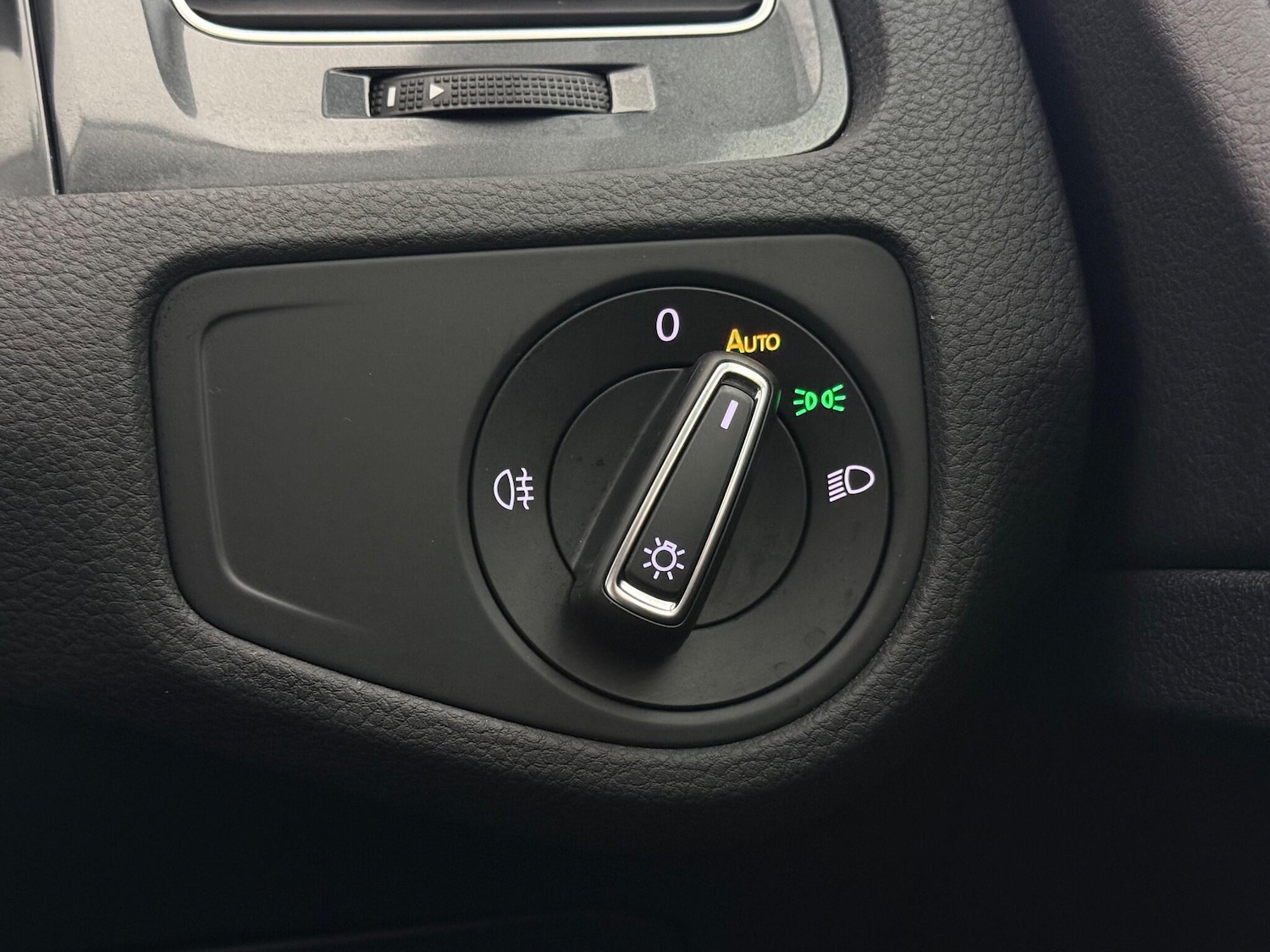 Used Volkswagen Golf 2018 for sale - 77246852: Photo 38