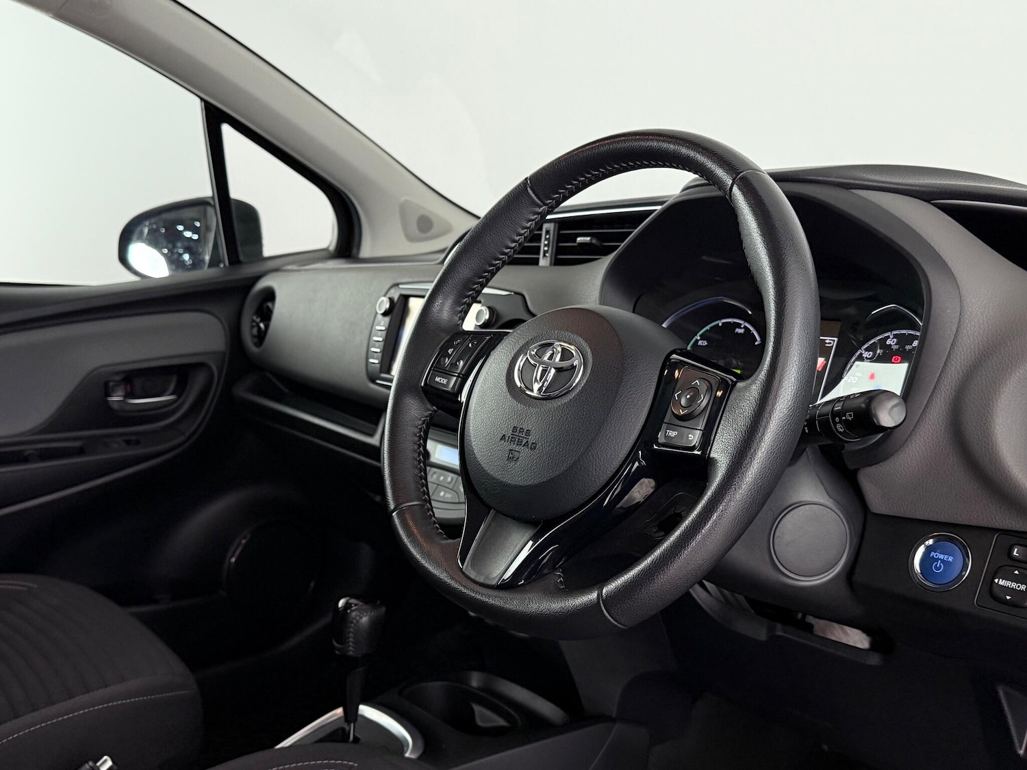 Used Toyota Yaris 2017 for sale - 76467404: Photo 23