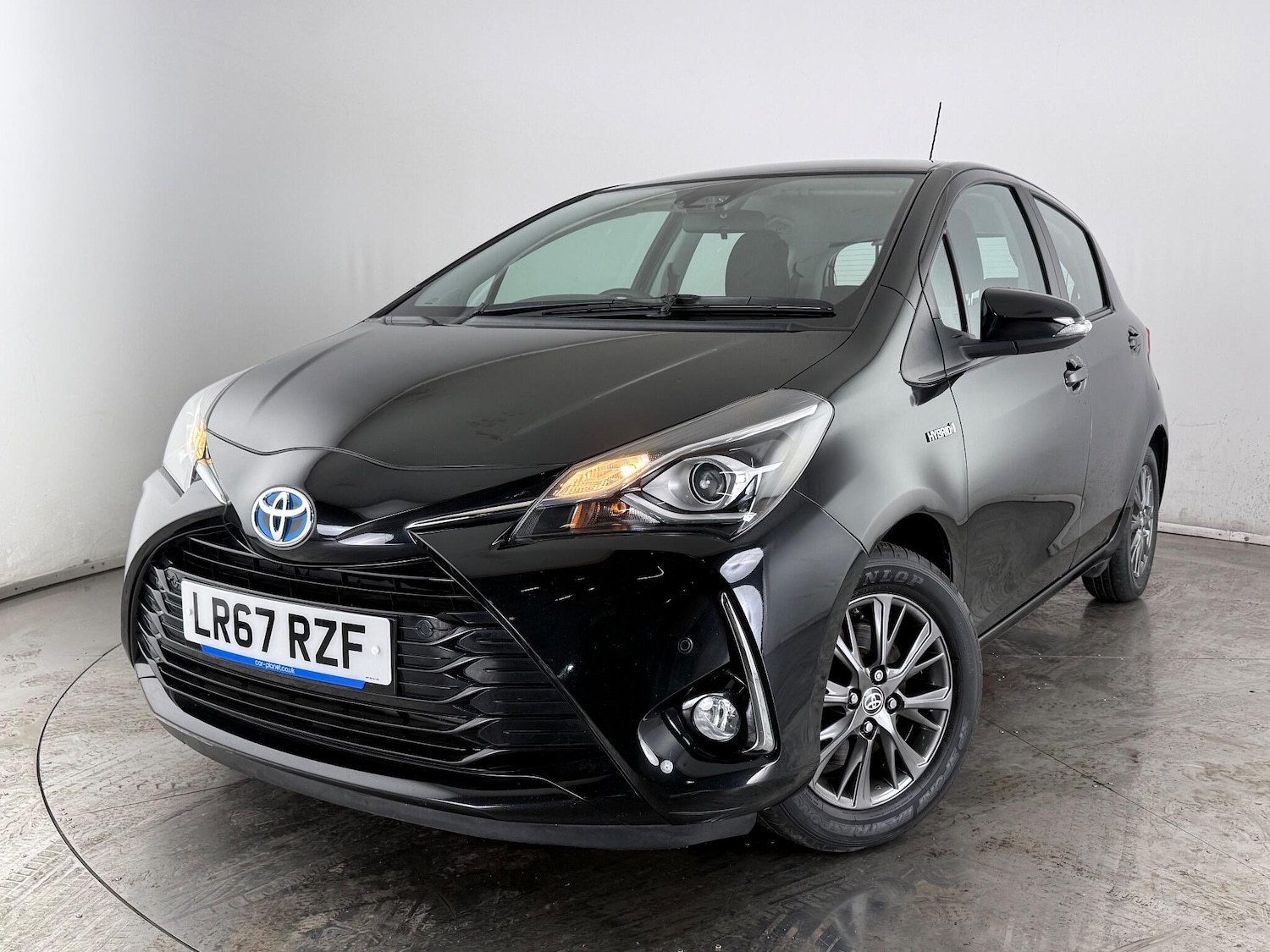 Used Toyota Yaris 2017 for sale - 76467404: Photo 42