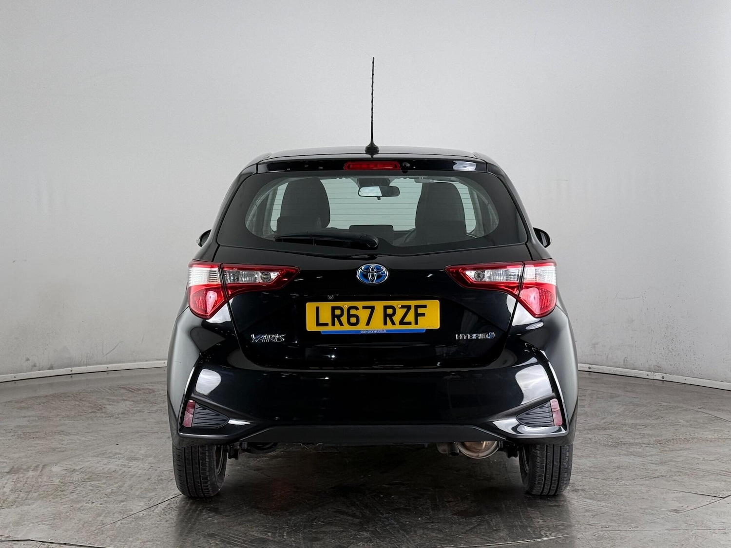 Used Toyota Yaris 2017 for sale - 76467404: Photo 6