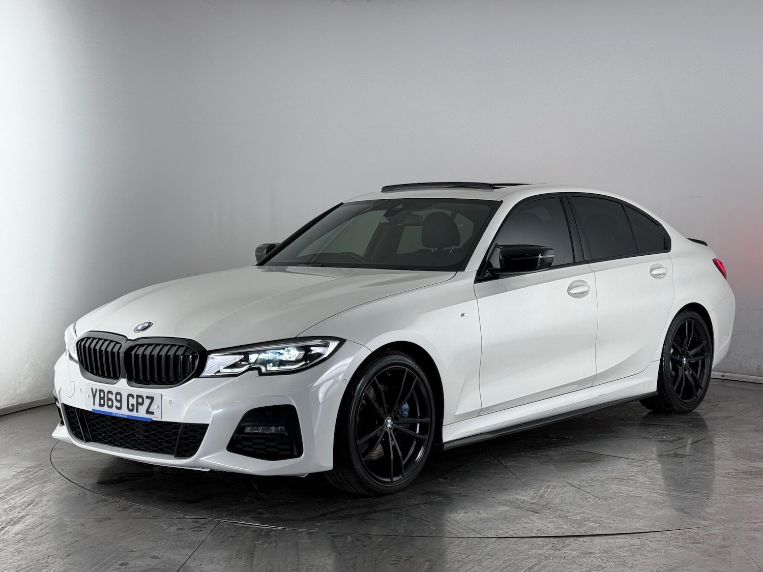 Used BMW 3 Series 2019 for sale - 77221722: Photo 2