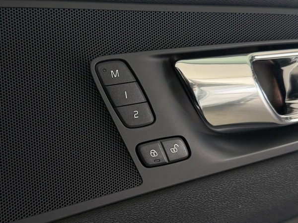 Used Volvo XC60 2019 for sale - 76256394: Photo 30