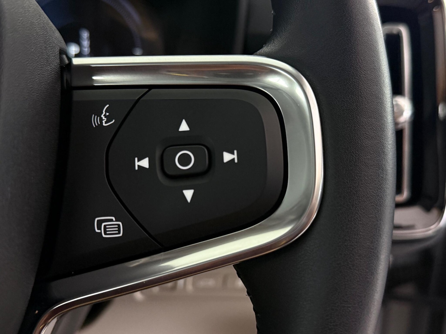 Used Volvo XC40 2020 for sale - 76466854: Photo 27