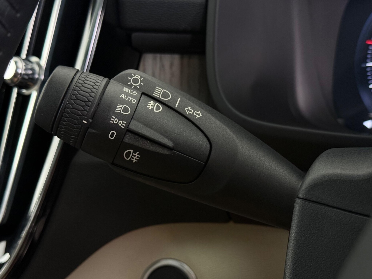 Used Volvo XC40 2020 for sale - 76466854: Photo 28