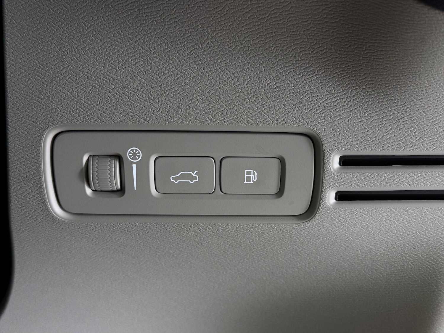 Used Volvo XC40 2020 for sale - 76466854: Photo 42