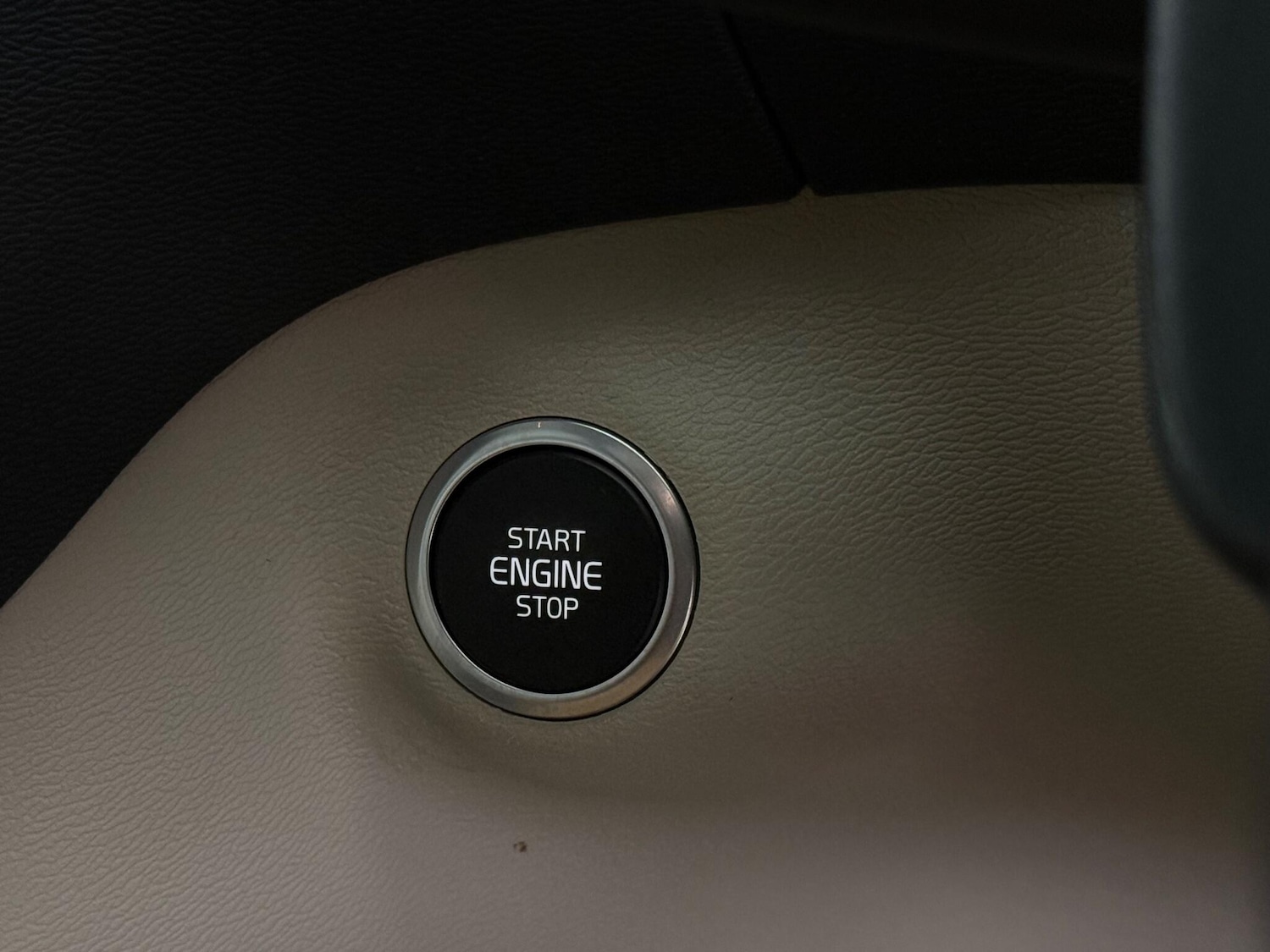 Used Volvo XC40 2020 for sale - 76466854: Photo 43