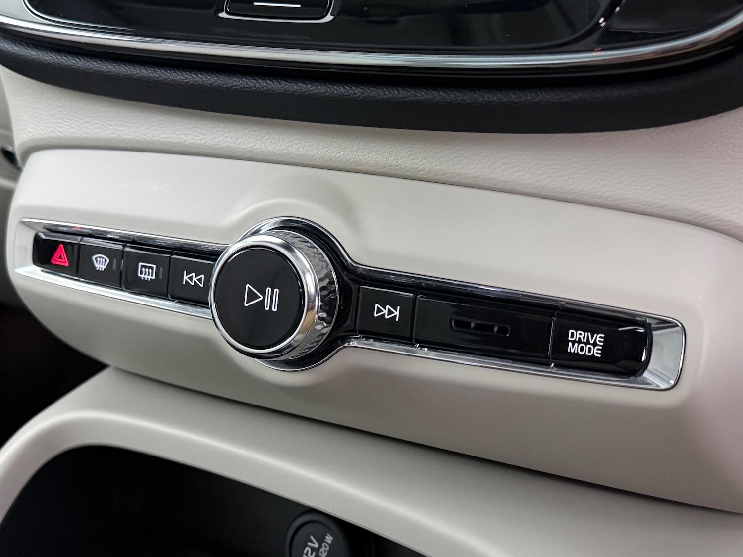 Used Volvo XC40 2020 for sale - 76466854: Photo 44