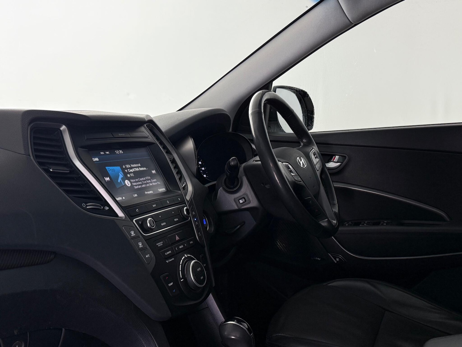 Used Hyundai Santa Fe 2015 for sale - 77629865: Photo 17