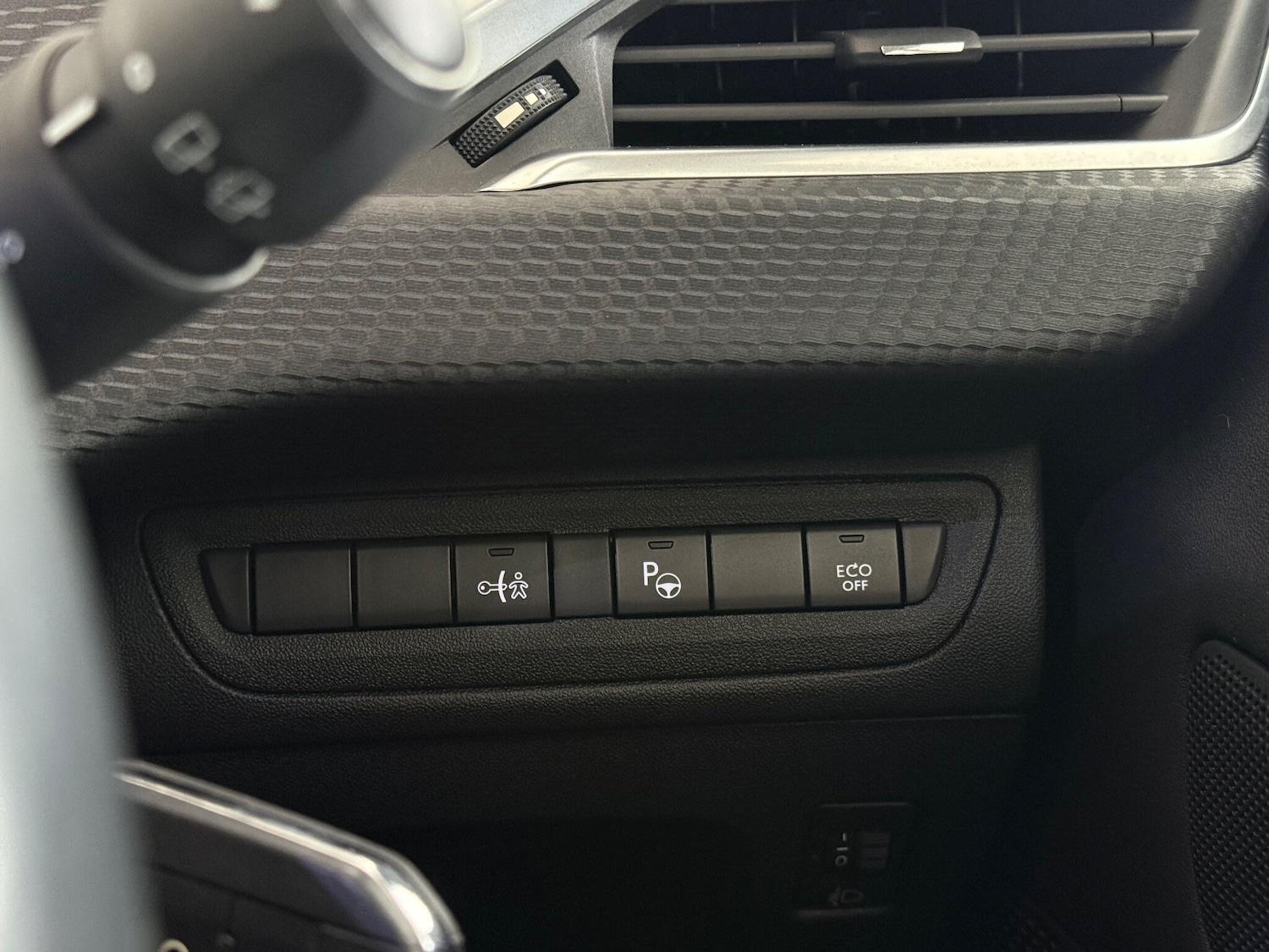 Used Peugeot 208 2018 for sale - 76467362: Photo 27