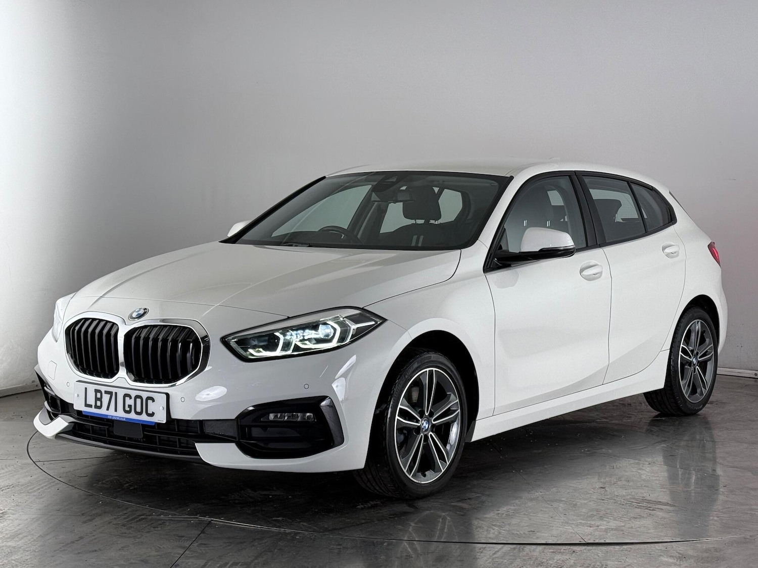 Used BMW 1 Series 2022 for sale - 77182954: Photo 2