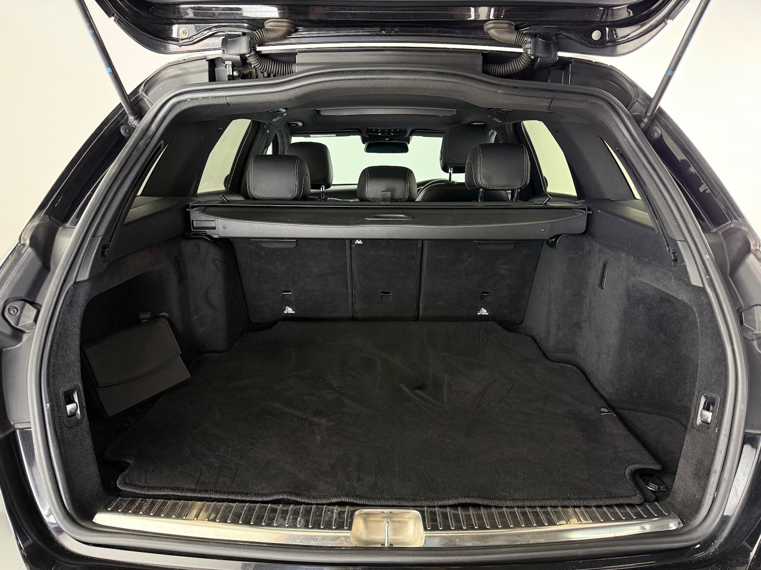 Used Mercedes-Benz C Class 2017 for sale - 77217312: Photo 10