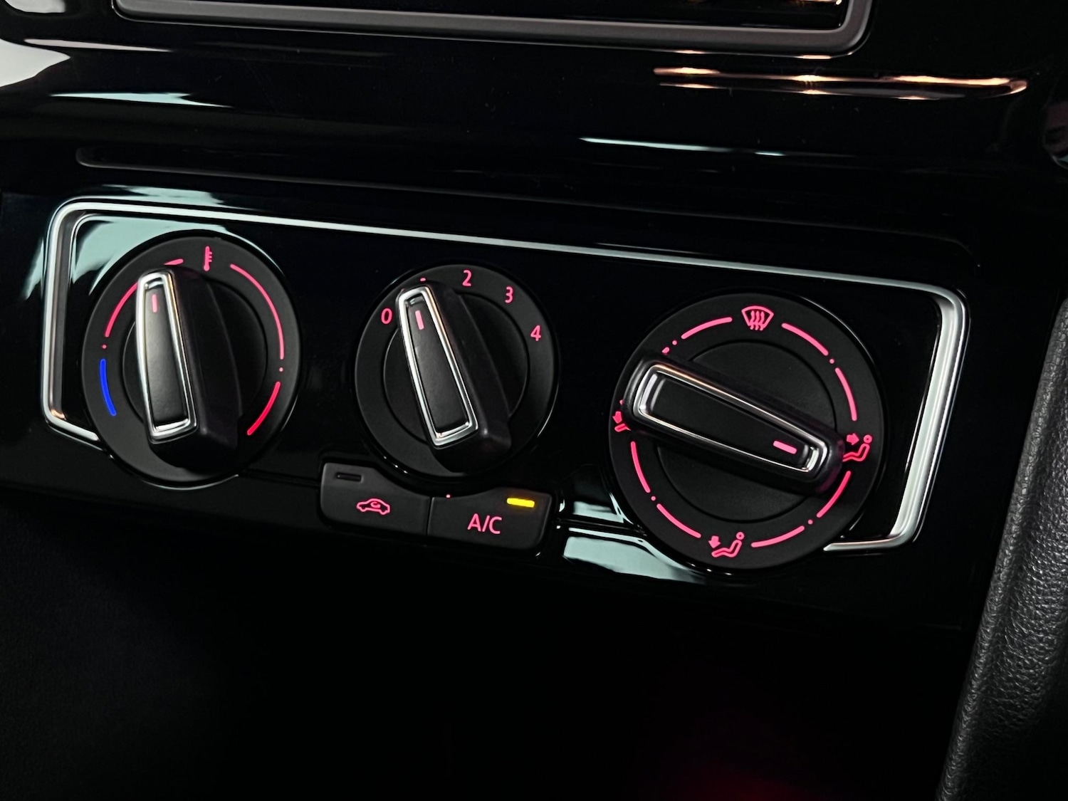 Used Volkswagen Polo 2017 for sale - 77182561: Photo 31