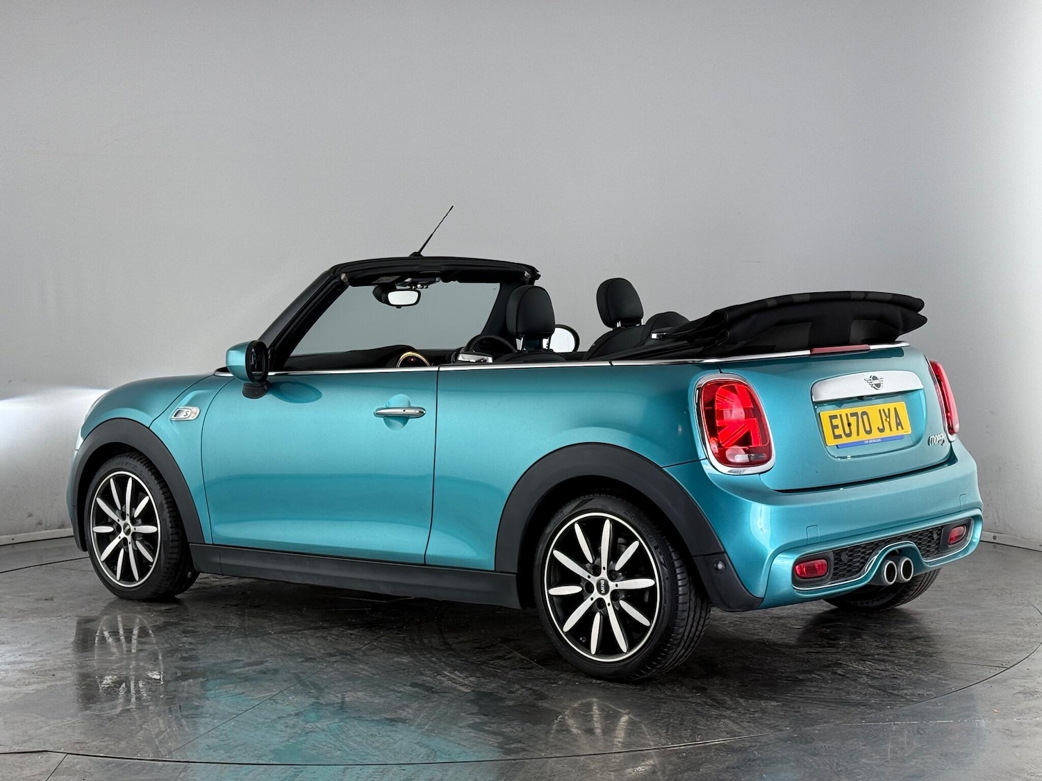 Used MINI Convertible 2020 for sale - 76620531: Photo 4
