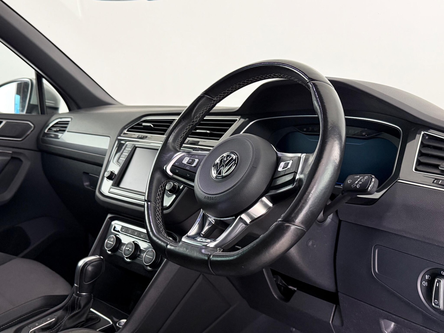 Used Volkswagen Tiguan 2016 for sale - 76467086: Photo 16