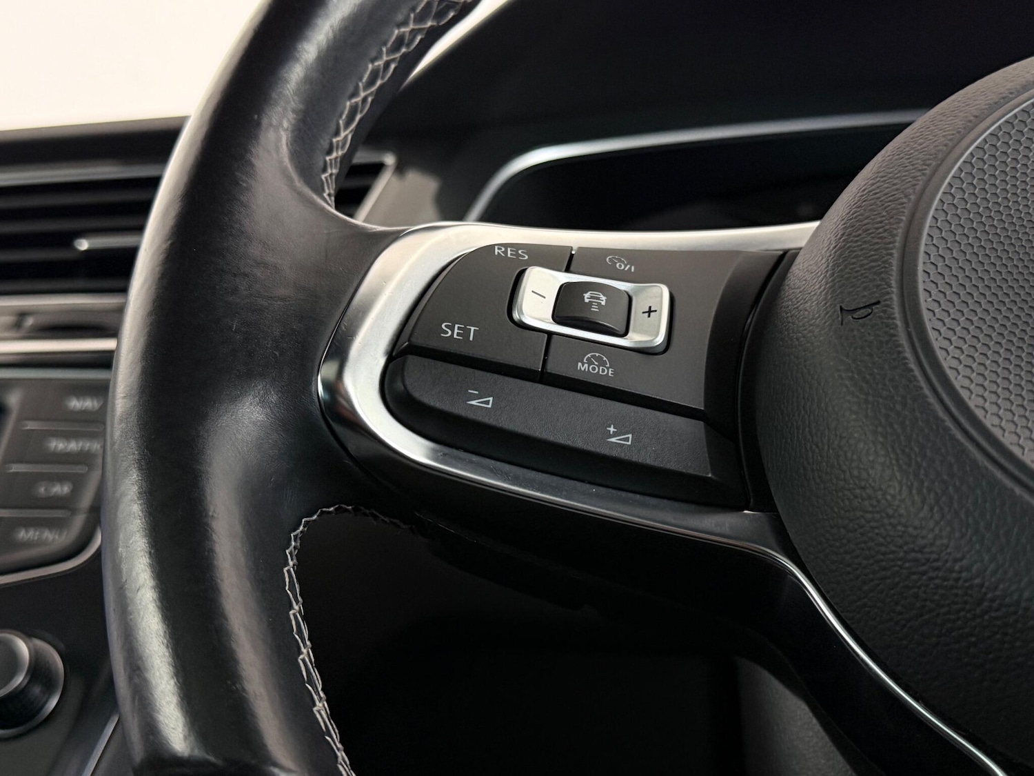 Used Volkswagen Tiguan 2016 for sale - 76467086: Photo 25