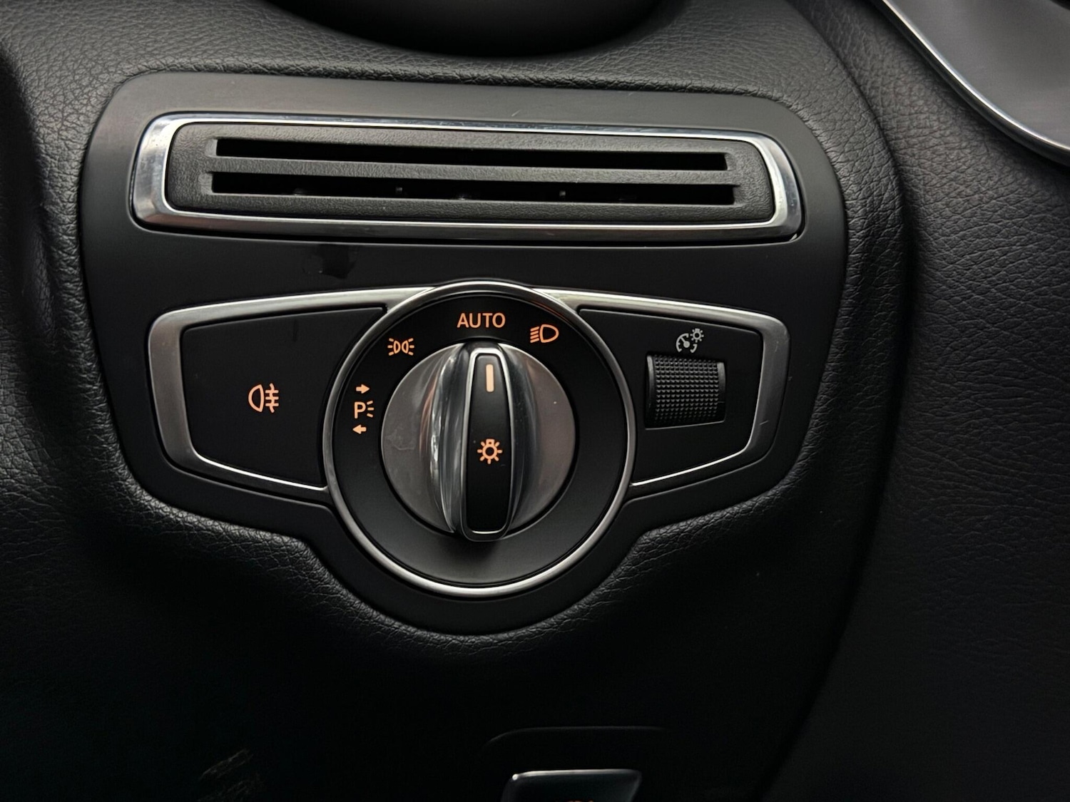 Used Mercedes-Benz C Class 2018 for sale - 77260046: Photo 36