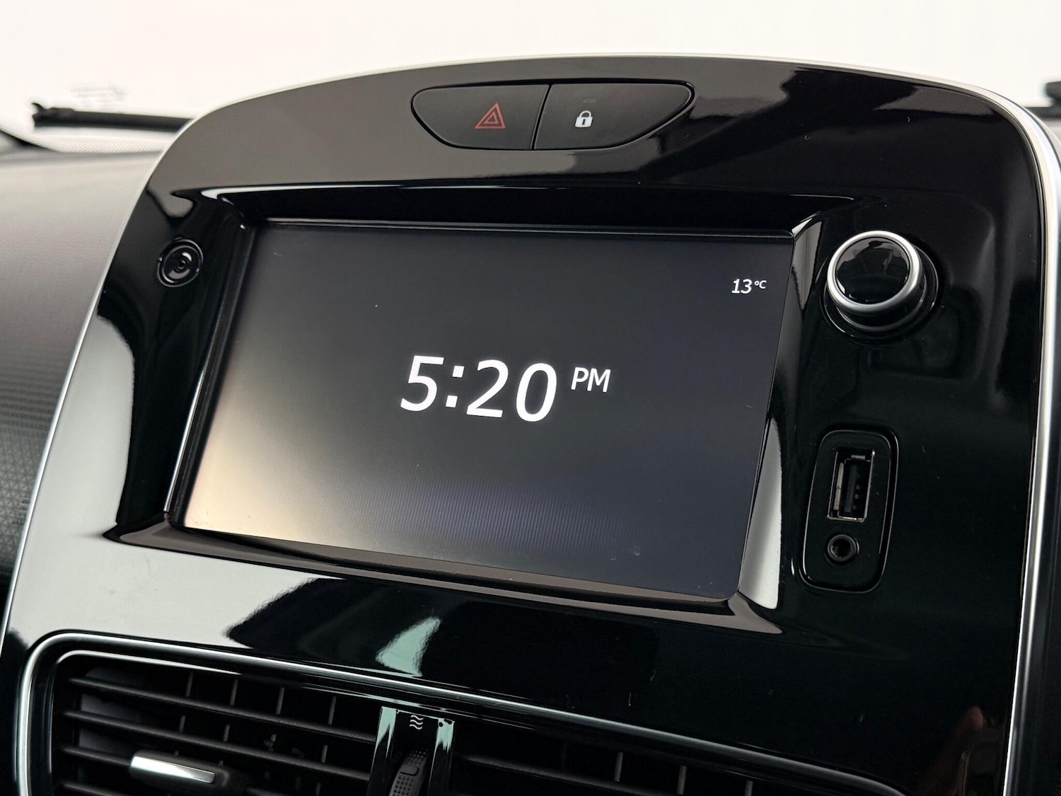 Used Renault Clio 2018 for sale - 76606934: Photo 28