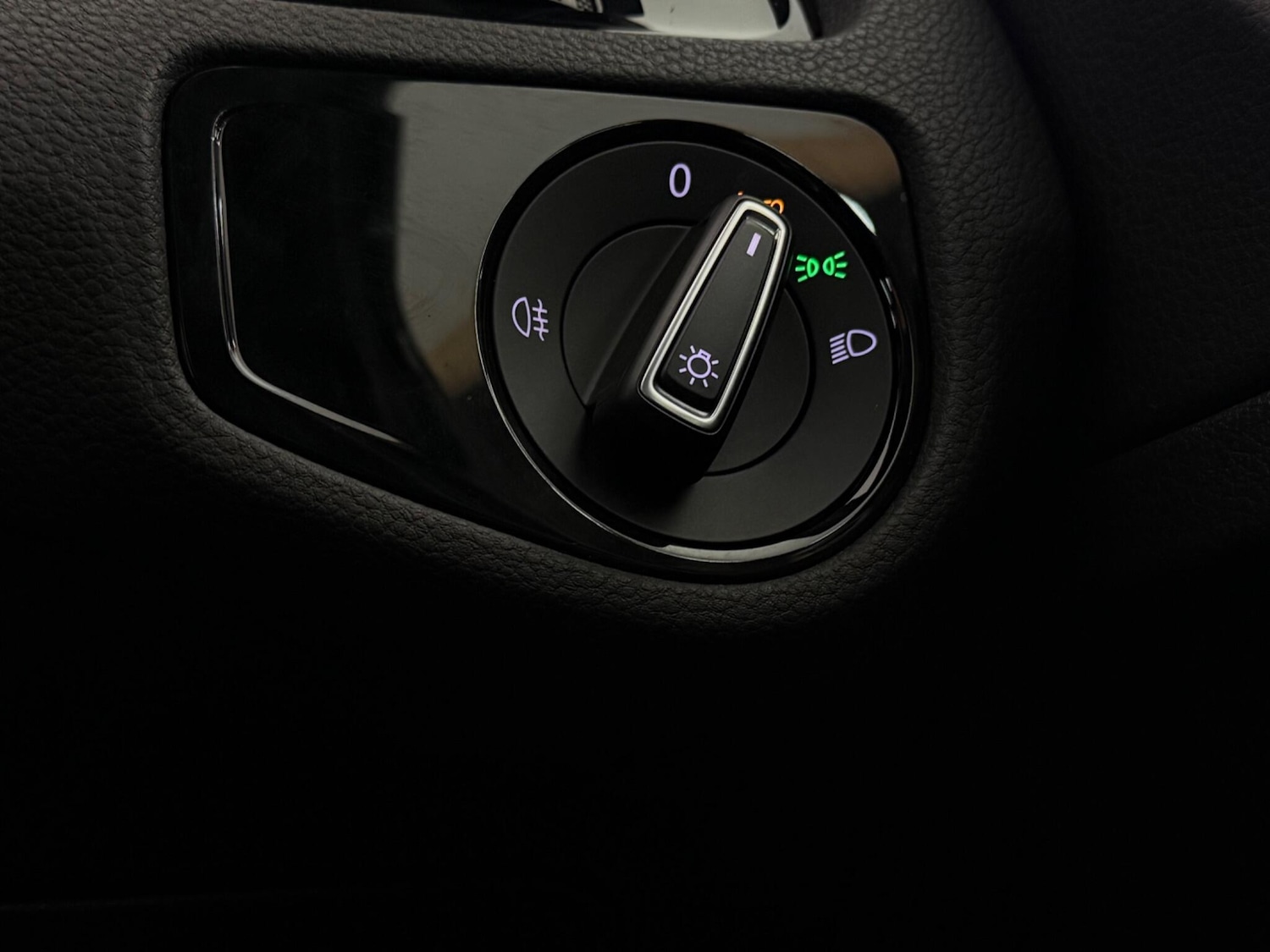 Used Volkswagen Golf 2019 for sale - 77794469: Photo 23