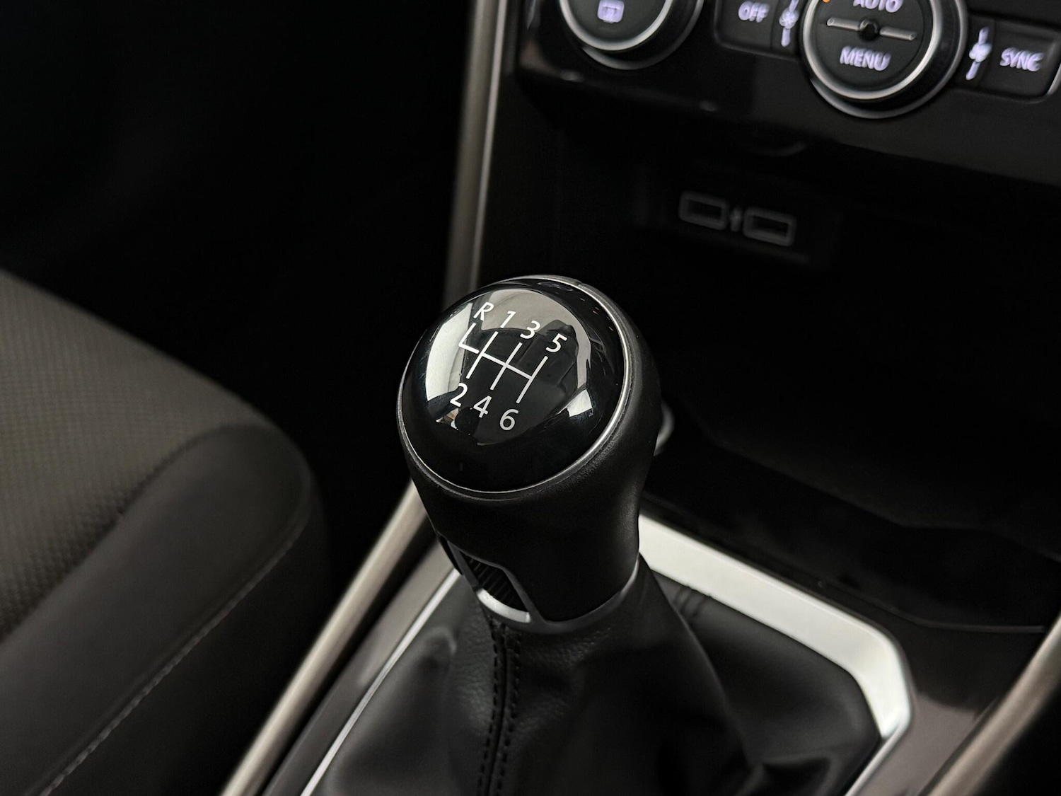 Used Volkswagen T-Roc 2018 for sale - 77243384: Photo 34