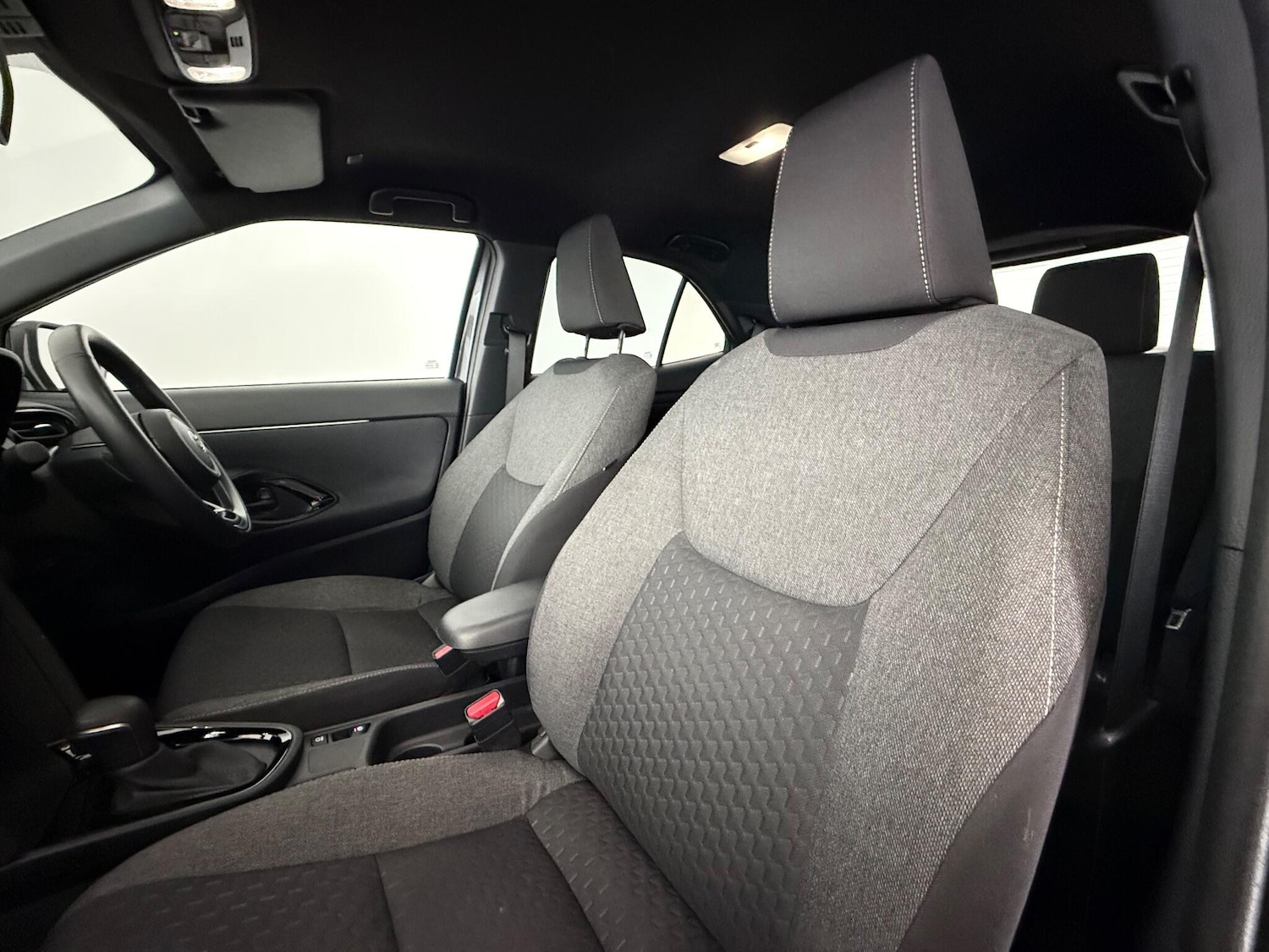 Used Toyota Yaris Cross 2024 for sale - 77222070: Photo 13