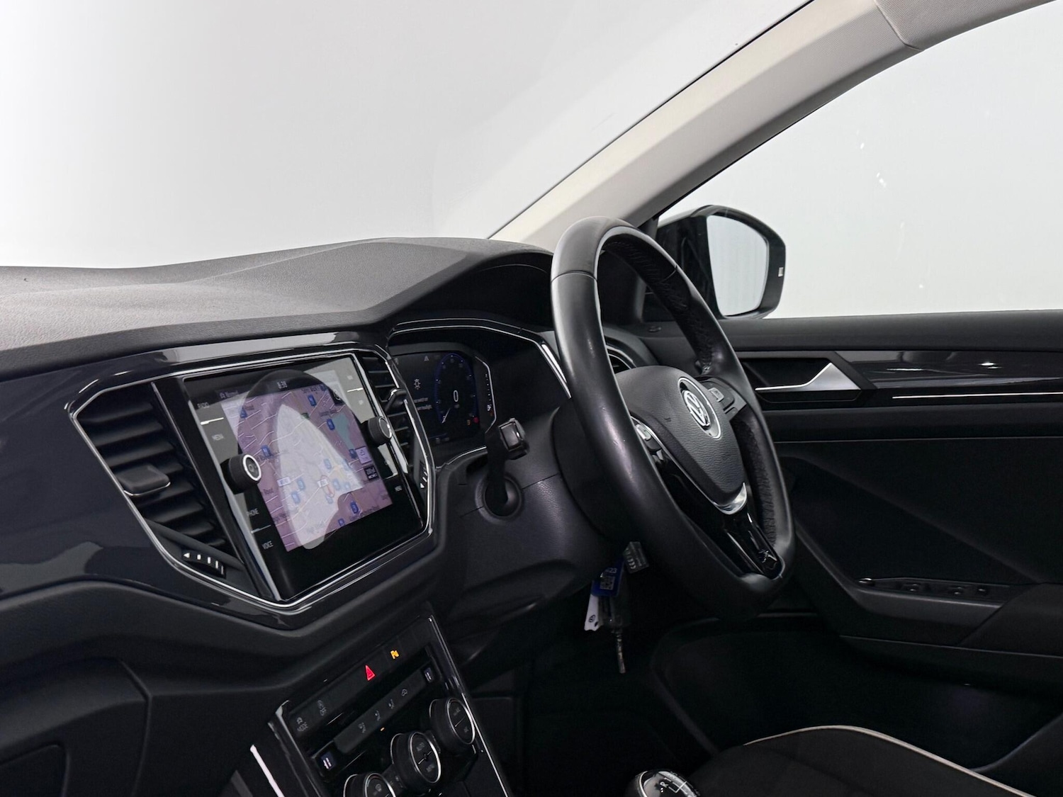 Used Volkswagen T-Roc 2018 for sale - 77280049: Photo 16