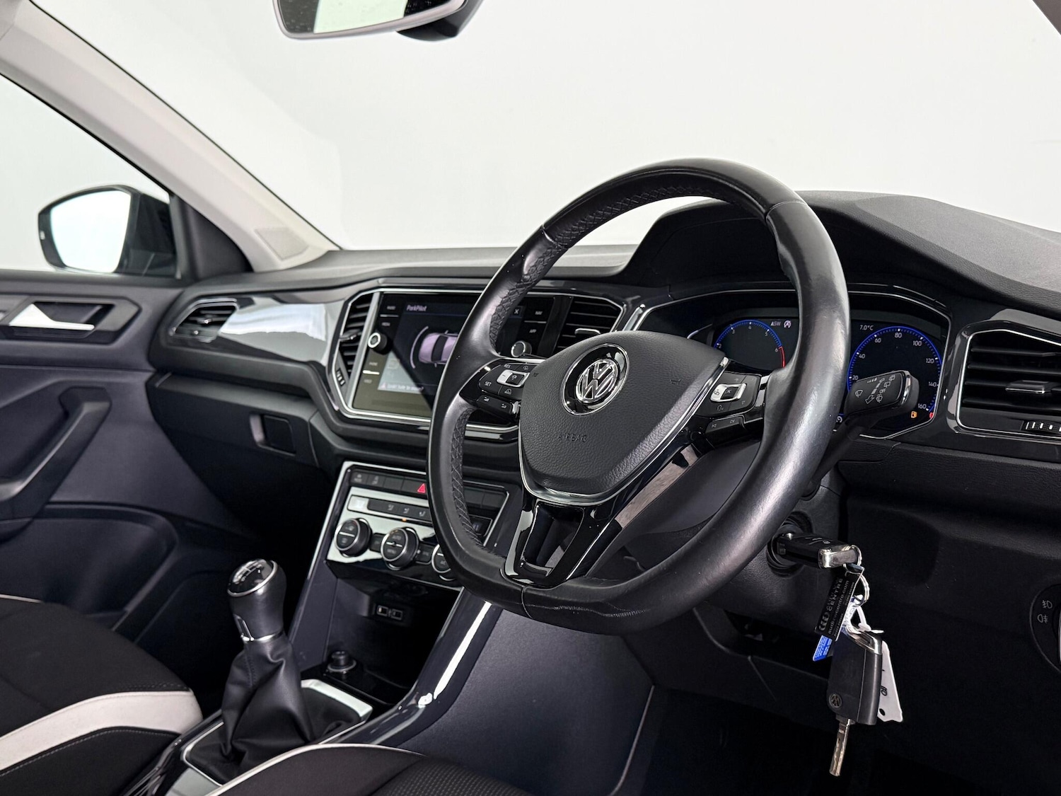 Used Volkswagen T-Roc 2018 for sale - 77280049: Photo 17