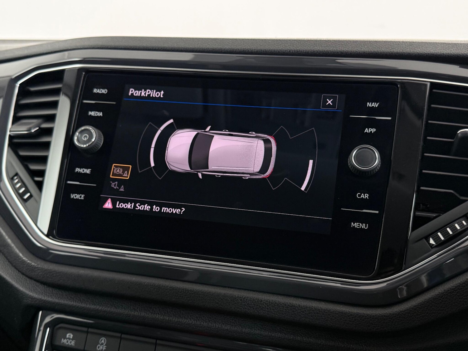 Used Volkswagen T-Roc 2018 for sale - 77280049: Photo 29