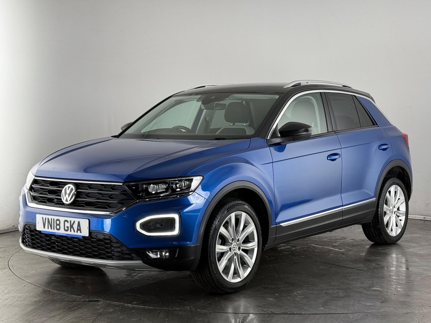 Used Volkswagen T-Roc 2018 for sale - 77280049: Photo 3