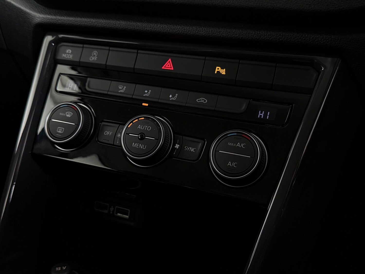 Used Volkswagen T-Roc 2018 for sale - 77280049: Photo 32