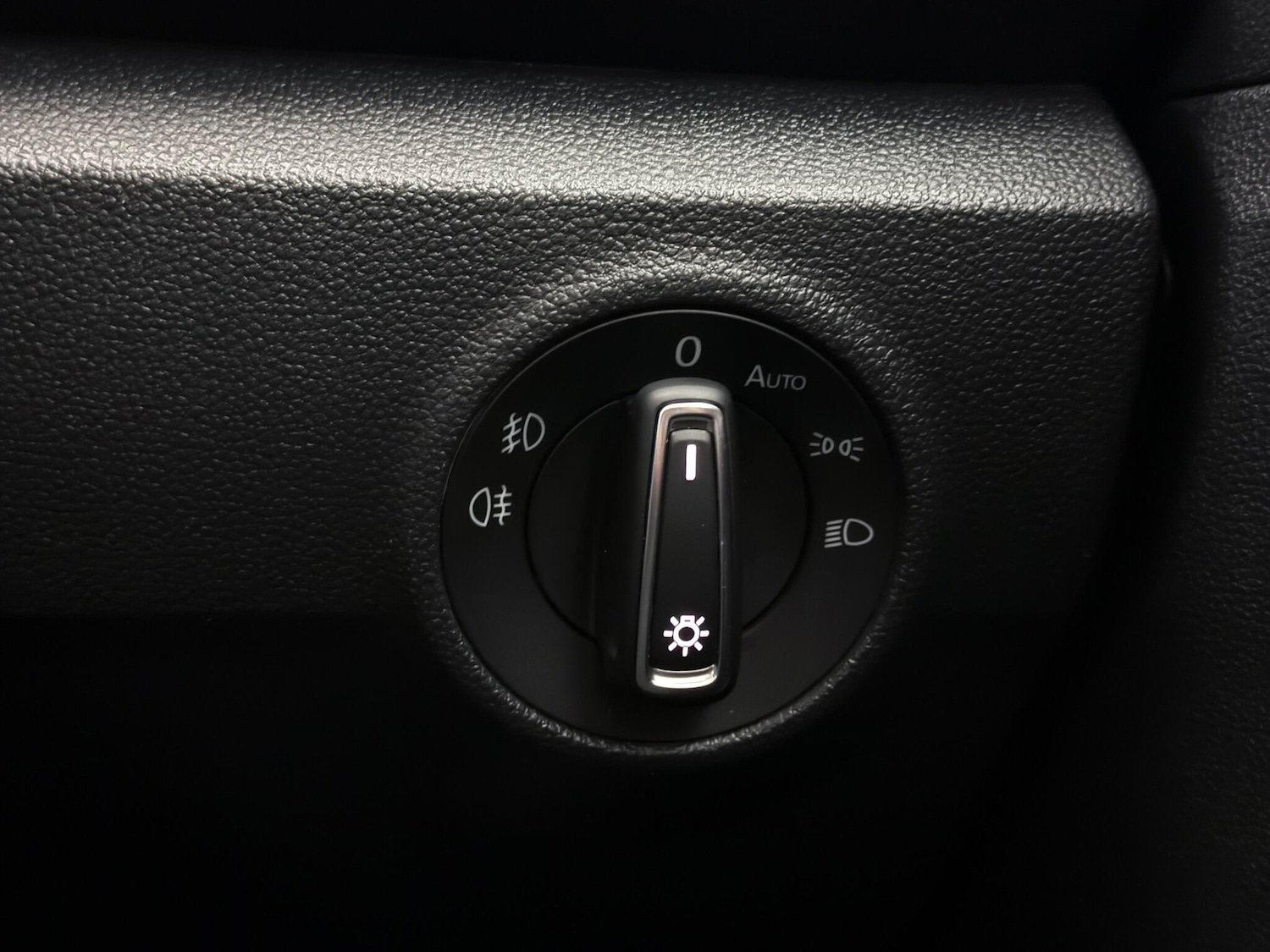 Used Volkswagen T-Roc 2018 for sale - 77280049: Photo 33