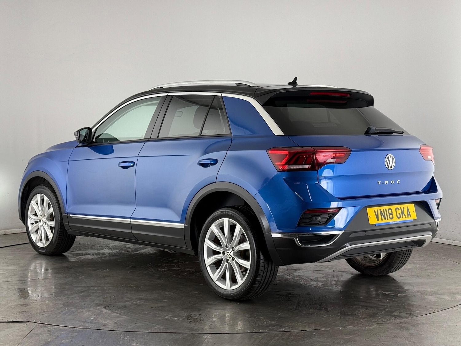 Used Volkswagen T-Roc 2018 for sale - 77280049: Photo 4