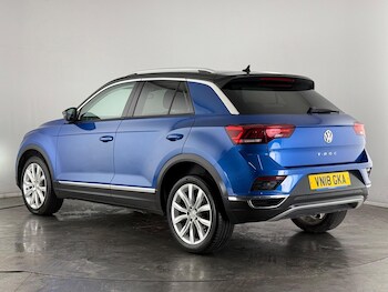 Used Volkswagen T-Roc 2018 for sale - 77280049: Photo