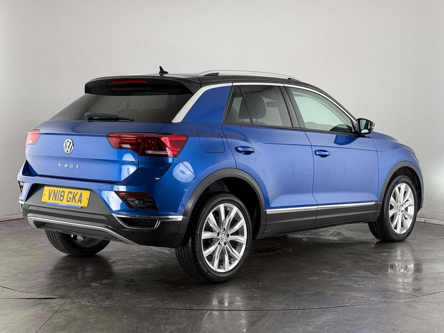 Used Volkswagen T-Roc 2018 for sale - 77280049: Photo 6