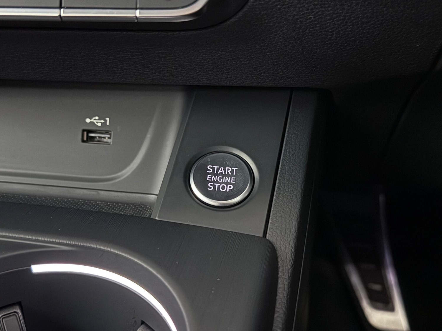 Used Audi A4 2018 for sale - 77109019: Photo 38