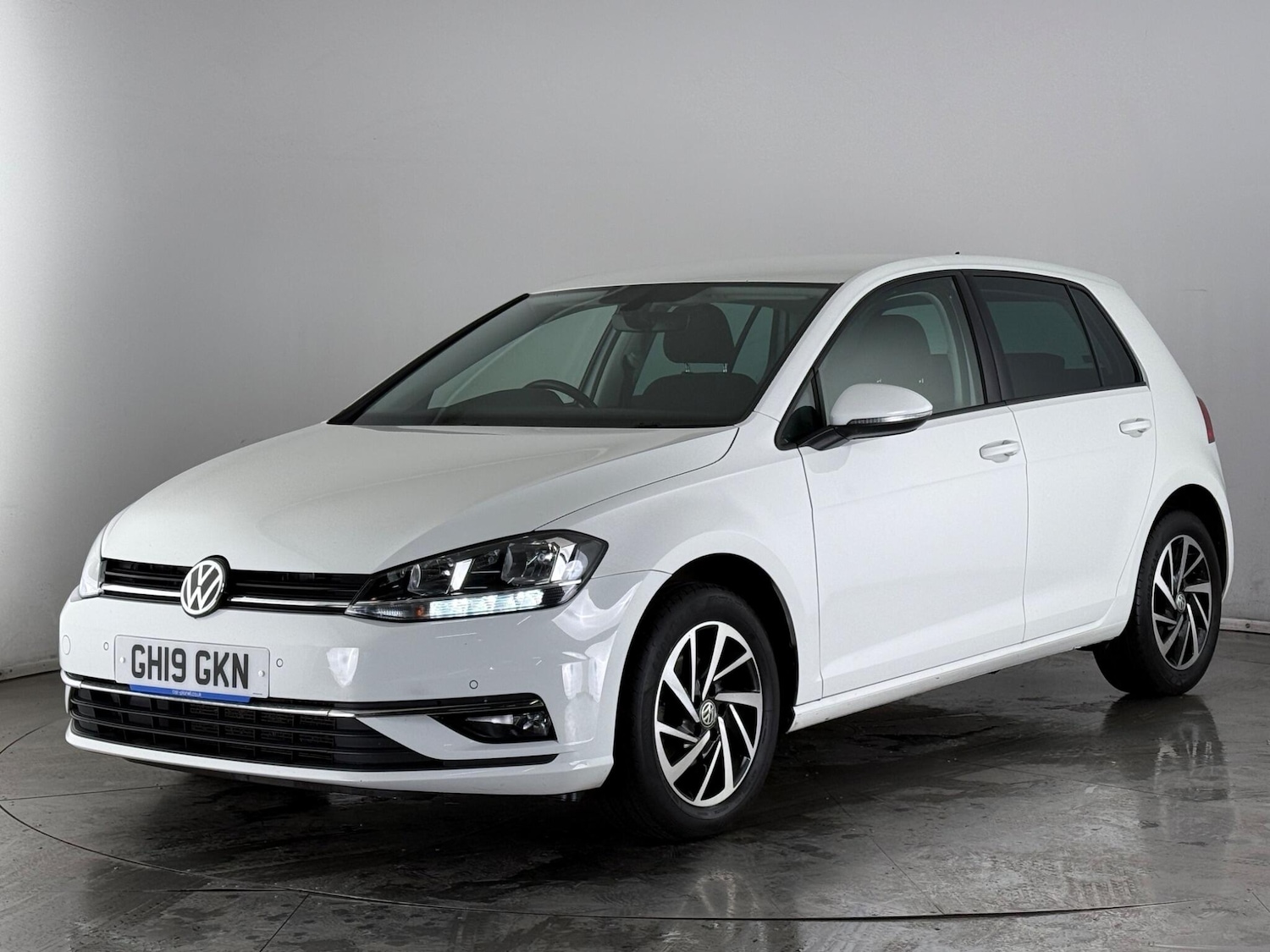 Used Volkswagen Golf 2019 for sale - 77575516: Photo 2