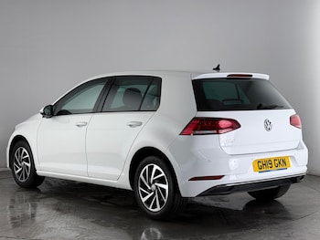 Used Volkswagen Golf 2019 for sale - 77575516: Photo