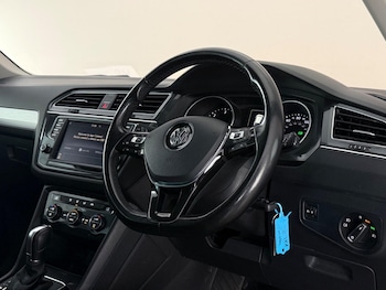Used Volkswagen Tiguan 2017 for sale - 78898899: Photo