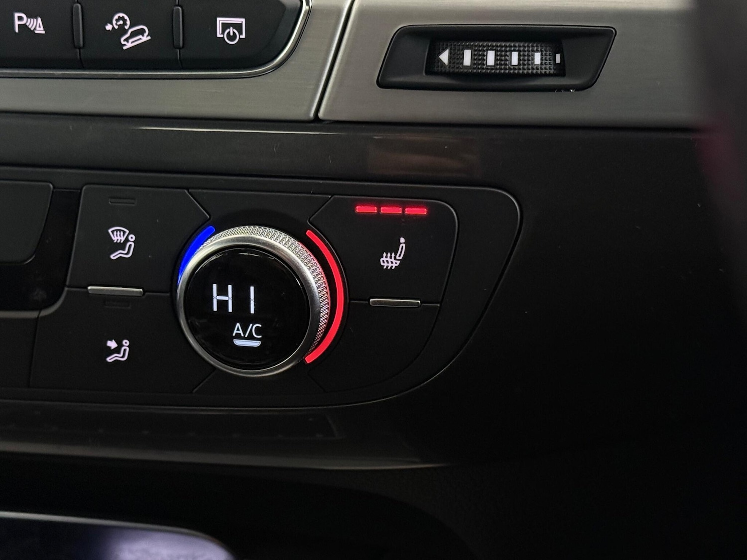 Used Audi Q7 2018 for sale - 76467122: Photo 42