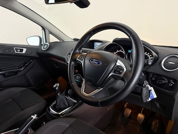 Used Ford Fiesta 2015 for sale - 79005219: Photo