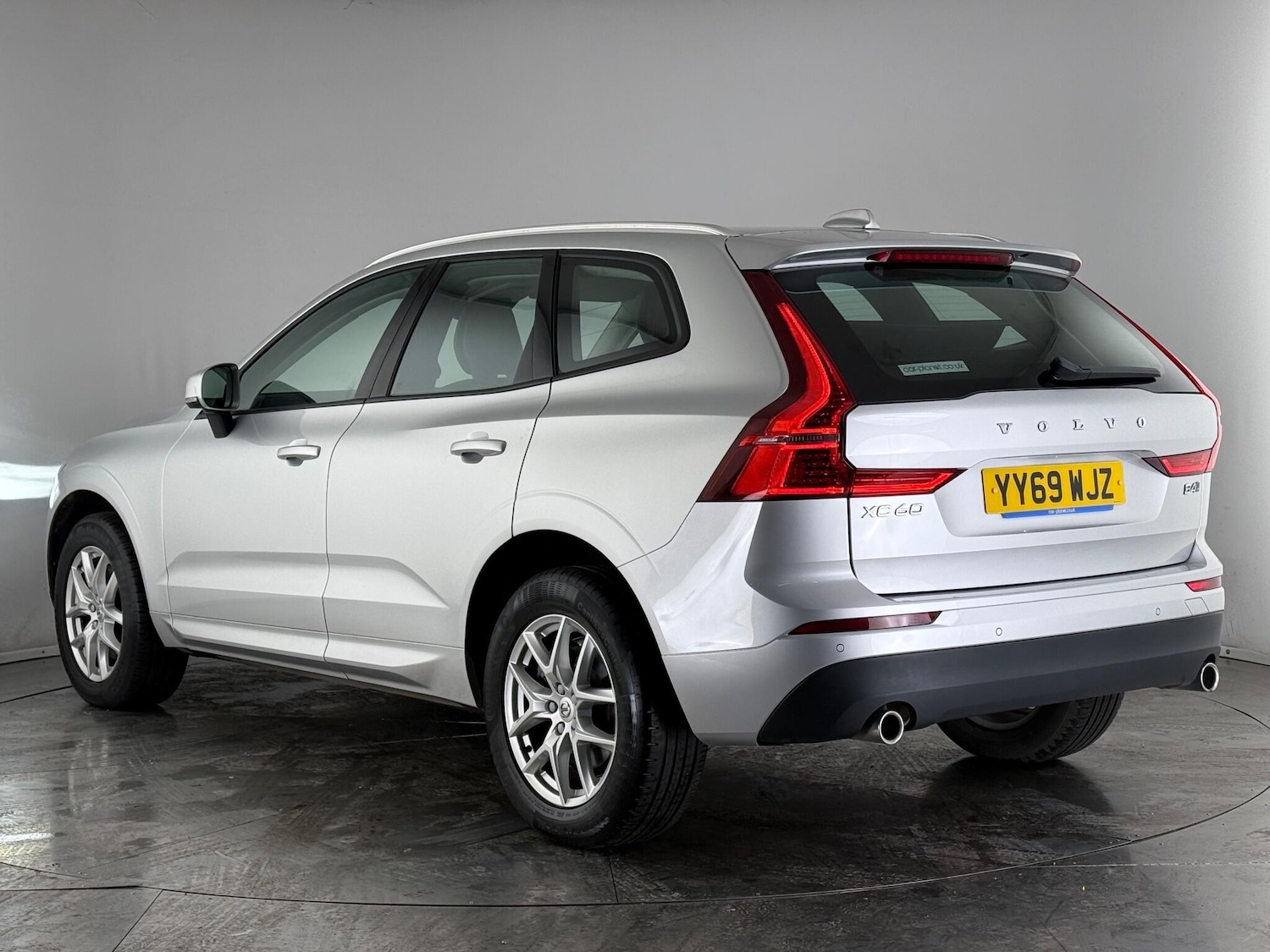 Used Volvo XC60 2020 for sale - 77222307: Photo 3