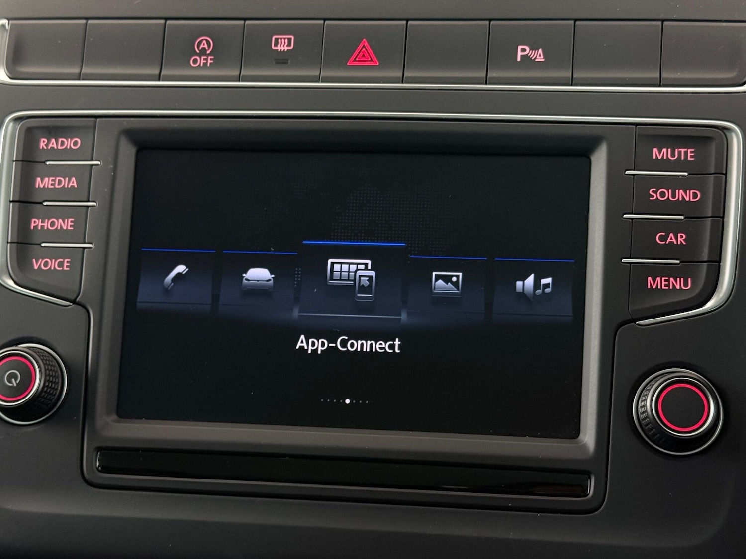 Used Volkswagen Polo 2017 for sale - 76467382: Photo 38