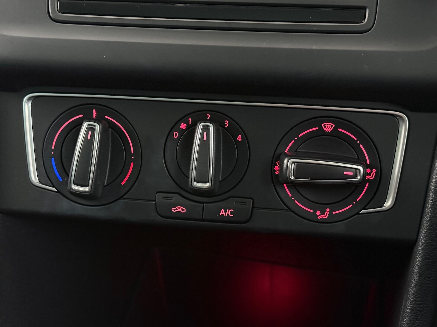 Used Volkswagen Polo 2017 for sale - 76467382: Photo 42