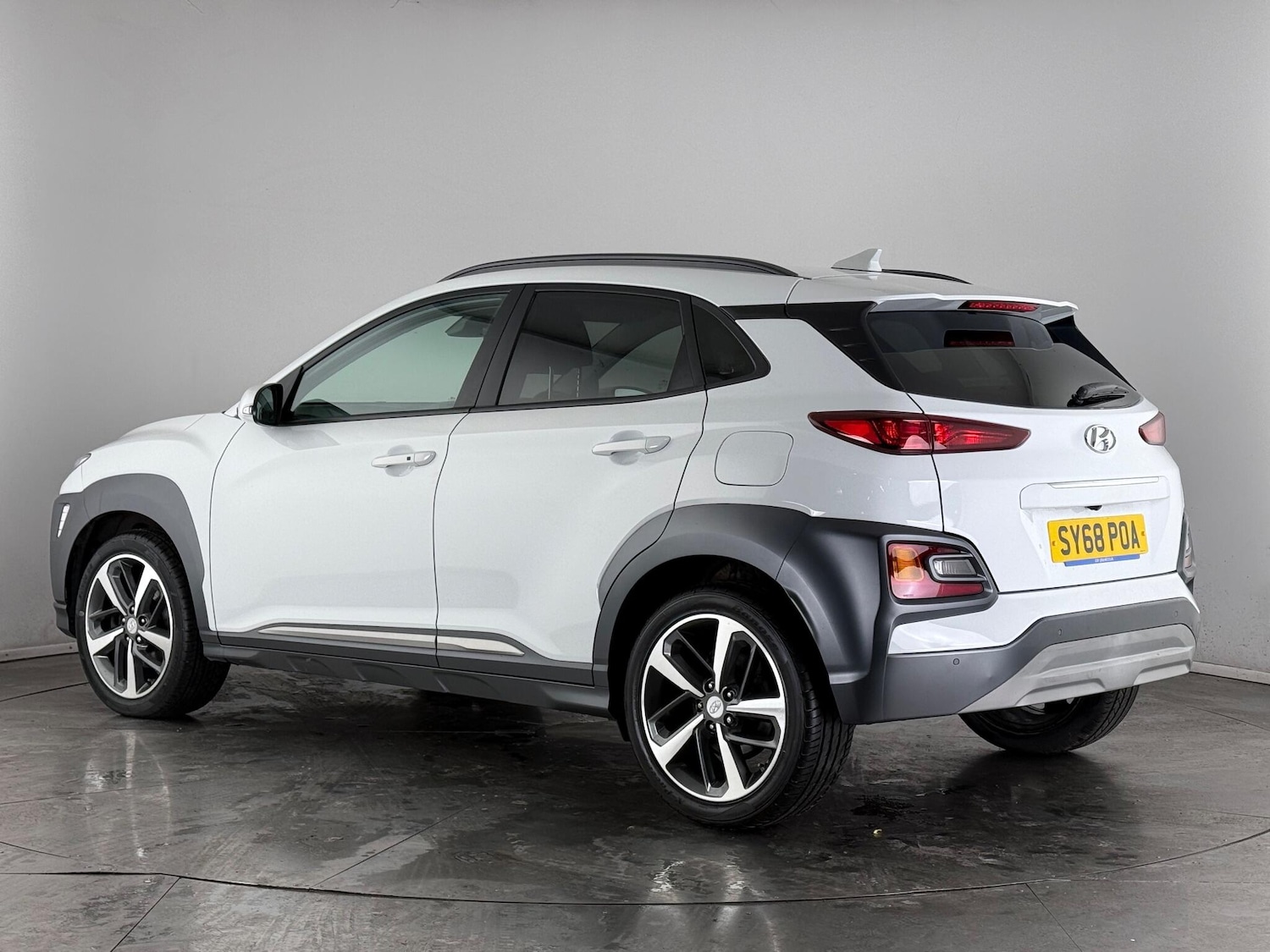 Used Hyundai KONA 2018 for sale - 78073349: Photo 4