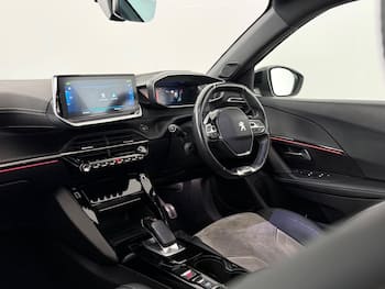Used Peugeot E-2008 2021 for sale - 79806720: Photo