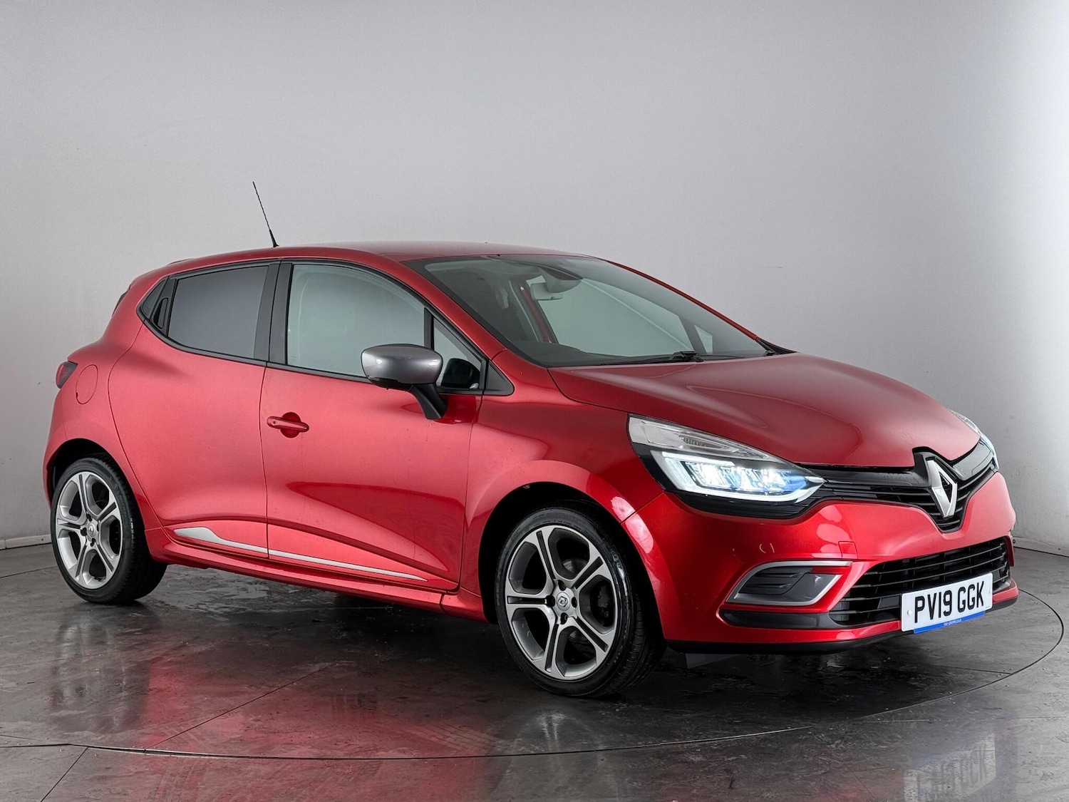 Used Renault Clio 2019 for sale - 77182939: Photo 1