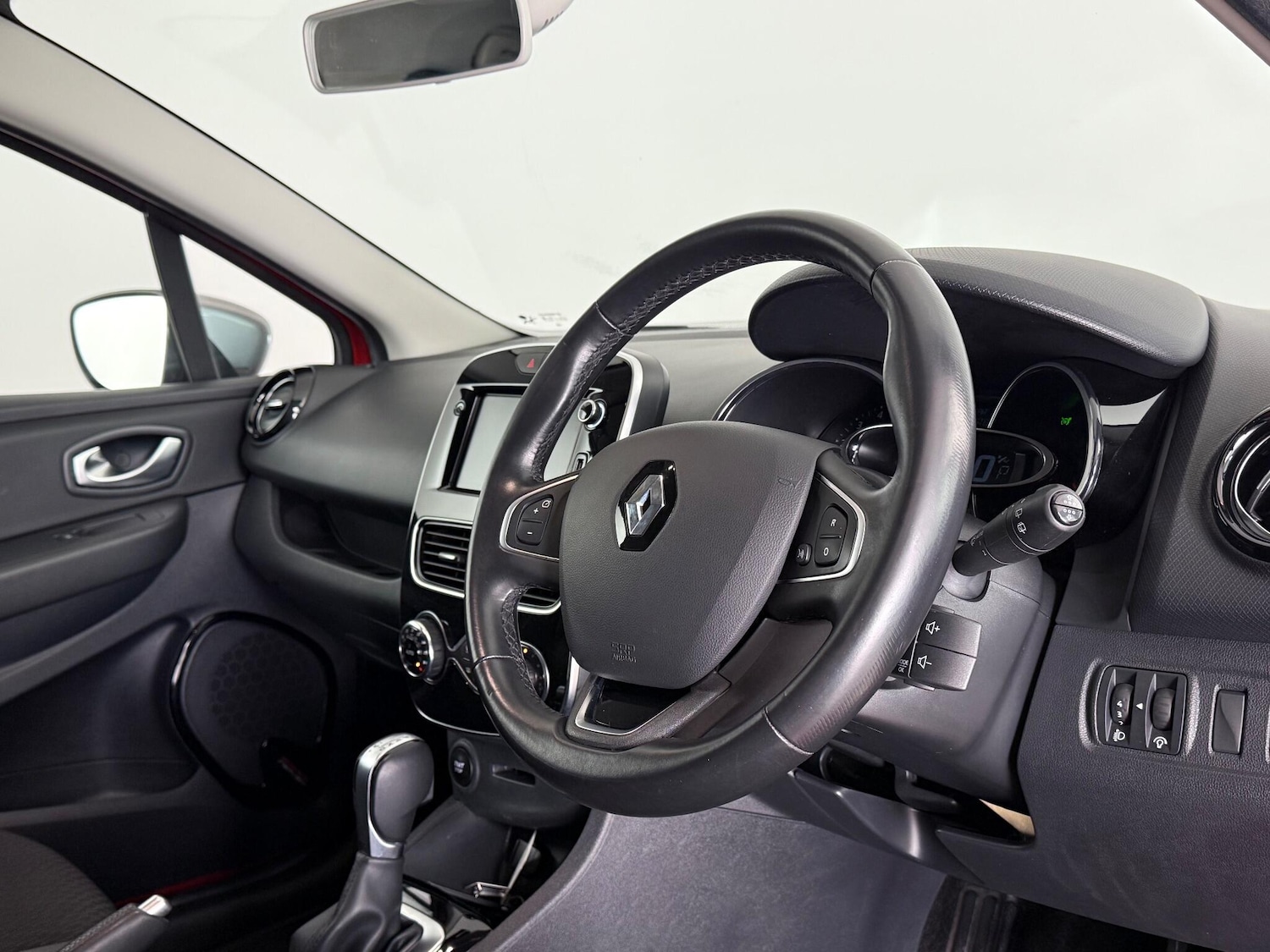 Used Renault Clio 2019 for sale - 77182939: Photo 14