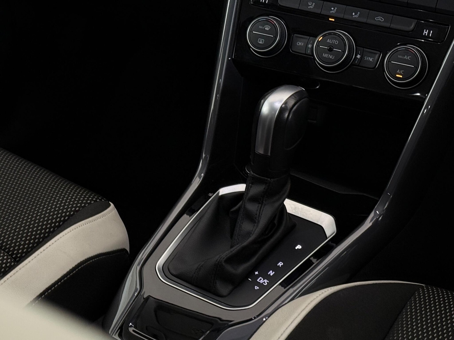 Used Volkswagen T-Roc 2021 for sale - 77259814: Photo 33